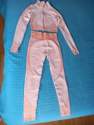 Conjunto deportivo mujer naranja y rosa