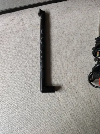 Pecera 100L Mediadas: 80x40x30cm + Luz LED