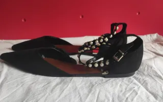 Zapatos negros talla 40 con perlas