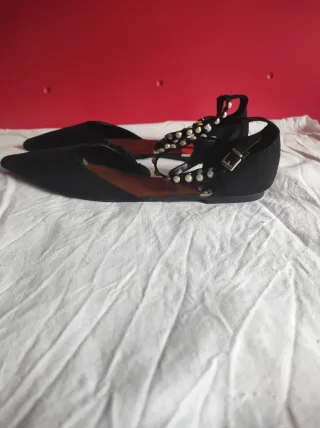 Zapatos negros talla 40 con perlas