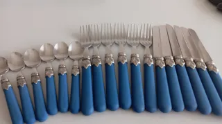 Cubertería 6 servicios azul y plata