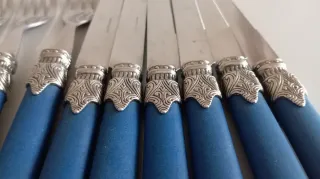 Cubertería 6 servicios azul y plata