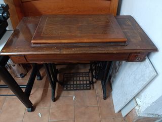 Máquina de Coser Antigua Alfa
