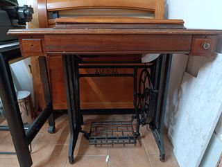 Máquina de Coser Antigua Alfa