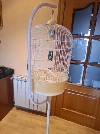 Jaula de pie para canarios blanca y amarilla