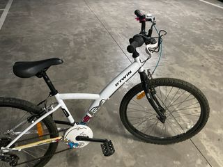Bicicleta infantil BTwin blanca