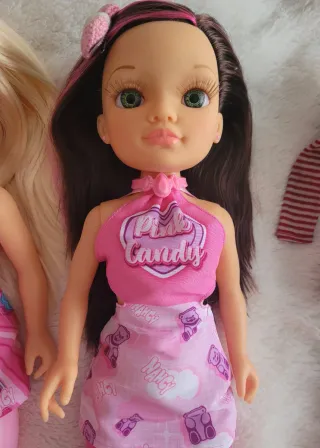 Lote 4 Nancys Muñecas y Ropa Original Famosa nueva