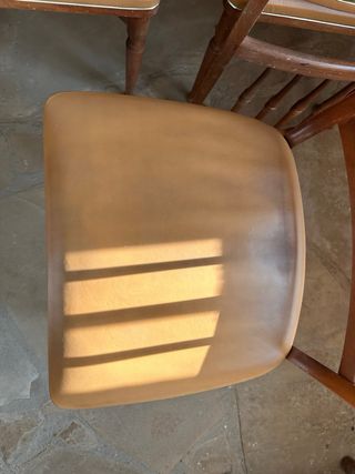 Juego de 4 sillas retro de madera