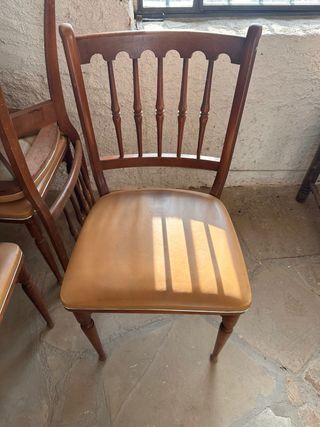 Juego de 4 sillas retro de madera