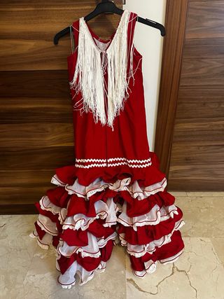 Traje de flamenca rojo y blanco