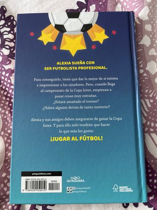 Alexia y las promesas del fútbol / Alexia and t...