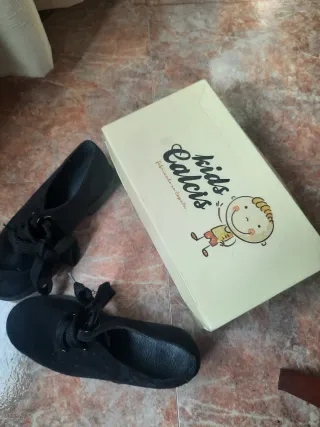 Zapatos negros niña