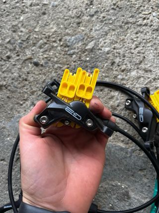 Pareja Frenos SRAM G2 4 Pistones + Discos de freno