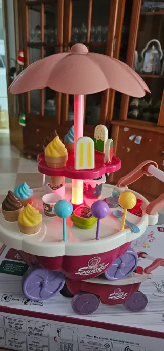 Carrito de helados de juguete