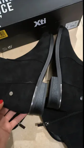 Botas altas Xti negras talla 40