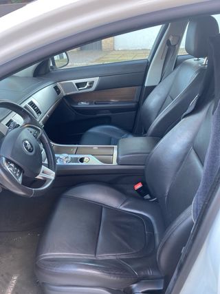 Jaguar XF 2.2 D 200cv año 2014 con 134.200 Kms.