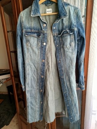 Chaqueta vaquera Bershka larga