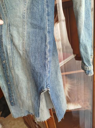 Chaqueta vaquera Bershka larga