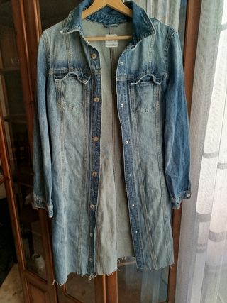 Chaqueta vaquera Bershka larga