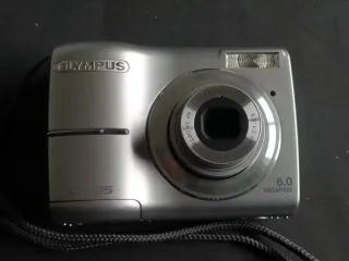 Cámara Olympus C-505 Digital Compacta