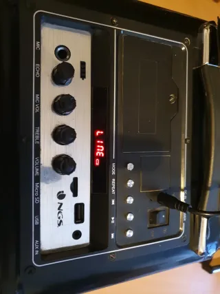 Altavoz NGS Karaoke FM SD USB Aux Micro. Negro.