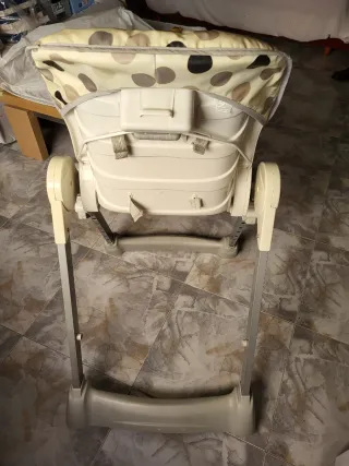 Trona bebé con funda de lunares