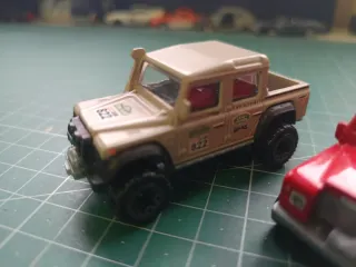 HOT WHEELS LAND ROVER