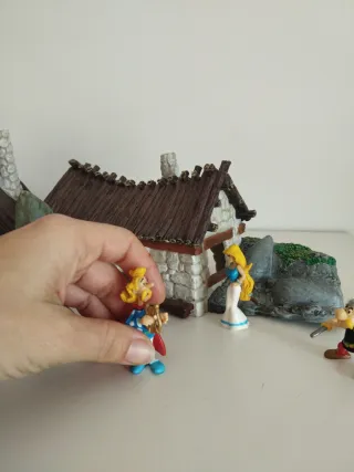 Figuras Asterix y Obelix Casa Piedra
