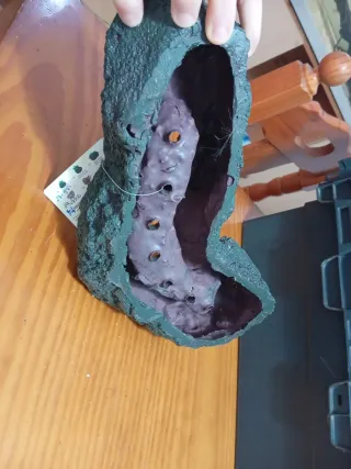 "Roca" decorativa para plantas