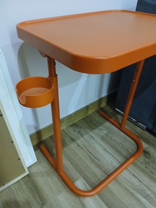 Mesa auxiliar nueva a estrenar.