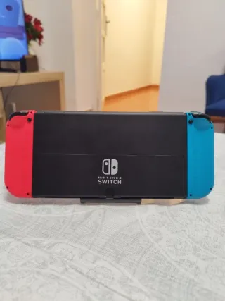 COMO NUEVA Nintendo Switch OLED + Accesorios