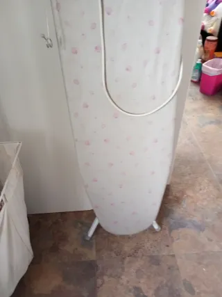 Tabla de planchar con soporte para plancha