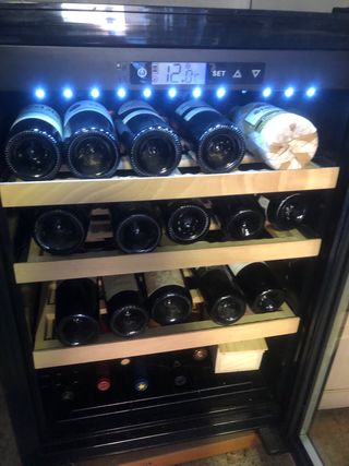 Vinoteca La Sommeliere 40 botellas