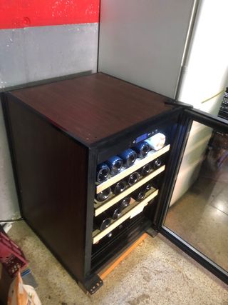 Vinoteca La Sommeliere 40 botellas