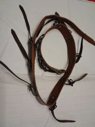 Cinturón porta caza cuero con correas