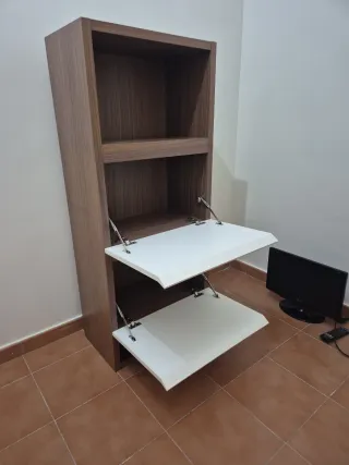 Mueble vitrina roble y blanco