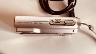 Cámara Sony Cyber-shot DSC-W90+ funda