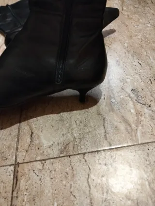 Botas de piel negras punta fina mujer