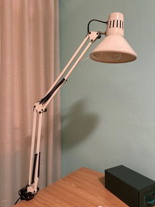 Escritorio de oficina madera y flexo