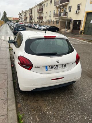 Peugeot 208 2016