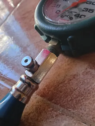 Manómetro Presión Neumáticos Líquido