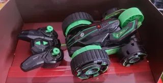 Coche Radio Control Negro y Verde Marca roll run