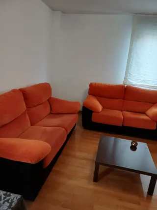 Bonito tresillo en muy buen estado.