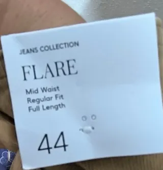 Pantalón pana Mango pata elefante a estrenar.