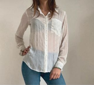 Camicia bianca velata a pois