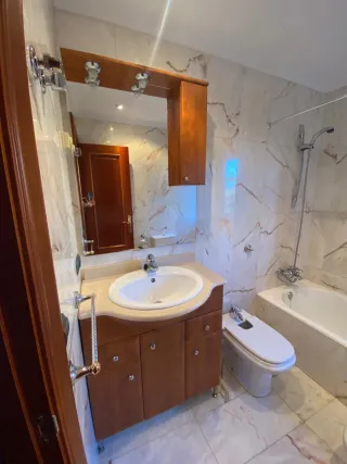 Espejo de baño madera y mármol