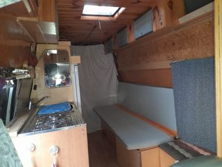 Furgoneta camperizada homologada.