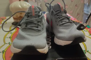 Scarpe Nike grigie e rosa