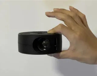 Proyector LED Rotundity YT200 Portátil