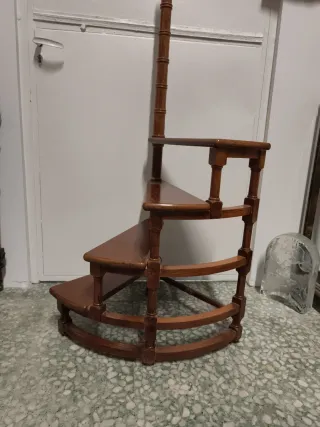 Escalera caracol Librería
